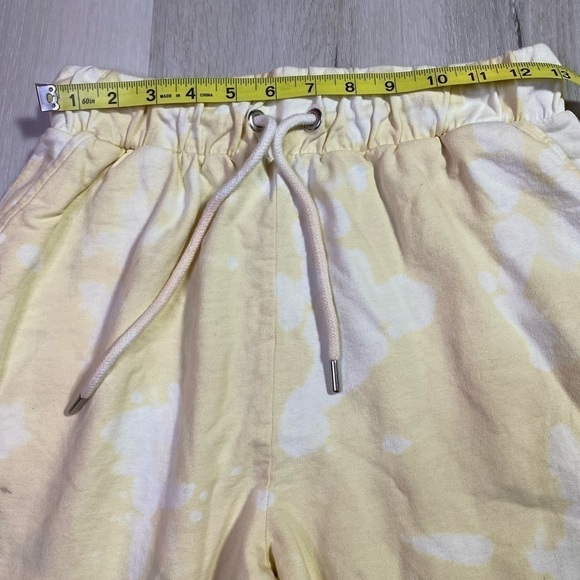 ASOS DESIGN (Set) Tie Dye Sweatshirt & Jogger Set, Butter/White, Size 6
K - Picture 14 of 16